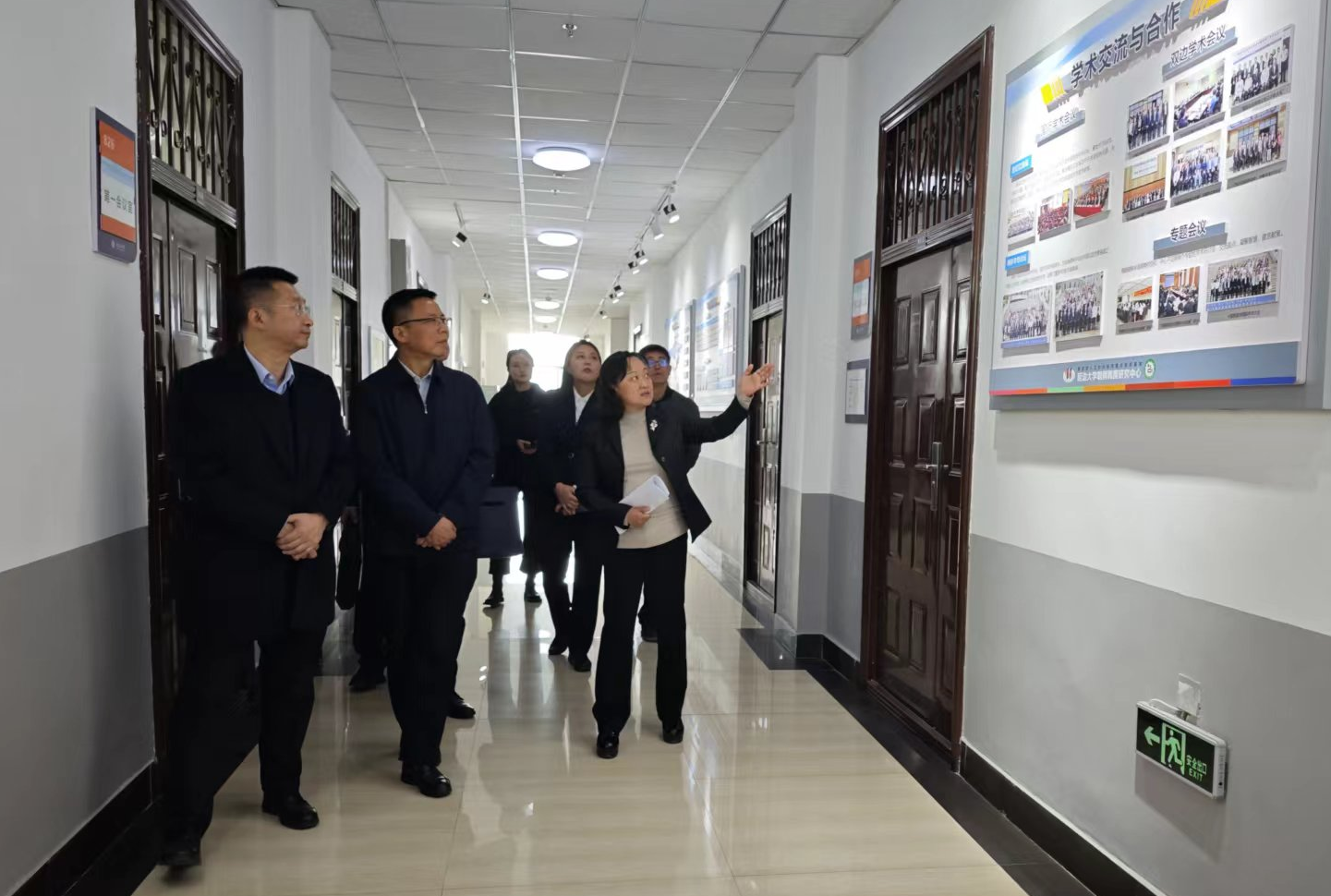 湖南省教育厅副厅长孙传贵一行到我中心参观调研-延边大学朝鲜韩国研究中心